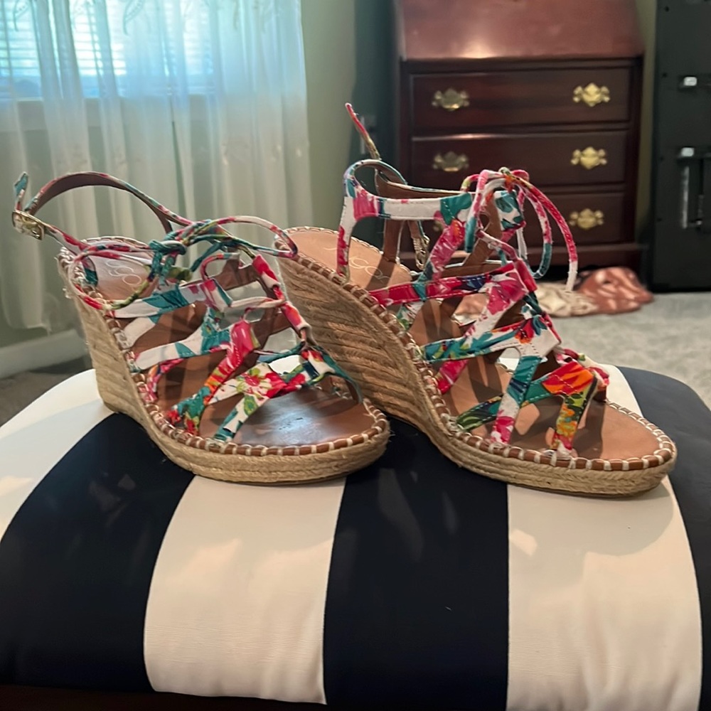 Worn twice super adorable espadrilles. Ladies size 10